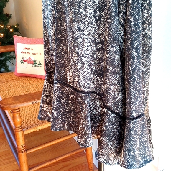 Mossimo by Target 2016 Ladies High Low Bell Sleeve Blouse Size:XL Black&White - Picture 3 of 12